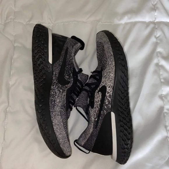 nike epic react flyknit 2 oreo